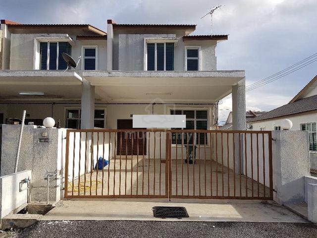 Kampung tiram jaya Double storey end lot  for sale. 1