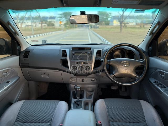 2011 Toyota HILUX 2.5 G FACELIFT (A) - 5