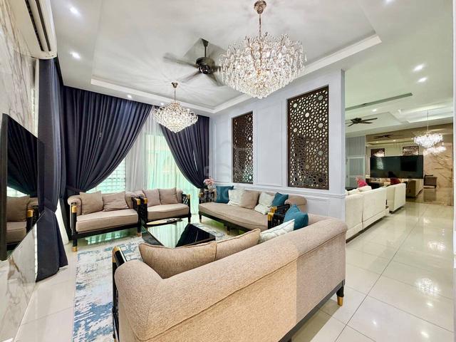 FULLY RENOVATED WITH ID ‼️ 3 Storey Semi D Lambaian Residence Kajang 1