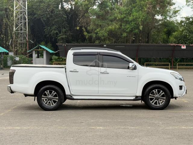 Isuzu D-MAX 3.0 V-CROSS 4x4 (A) - 5