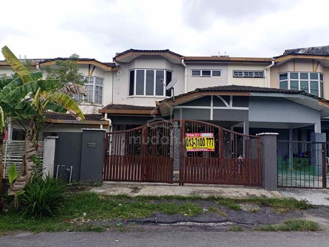 2 sty house 20x70 : Bandar Rinching Seksyen 2 : Semenyih : Facing open 1
