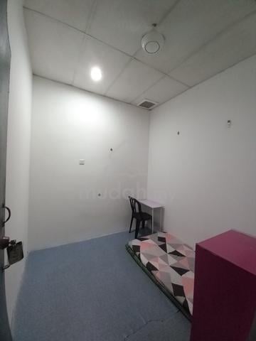 Room ( Male Near 2nd Link) at Tmn Nusantara, Gelang Patah, Johor. 3