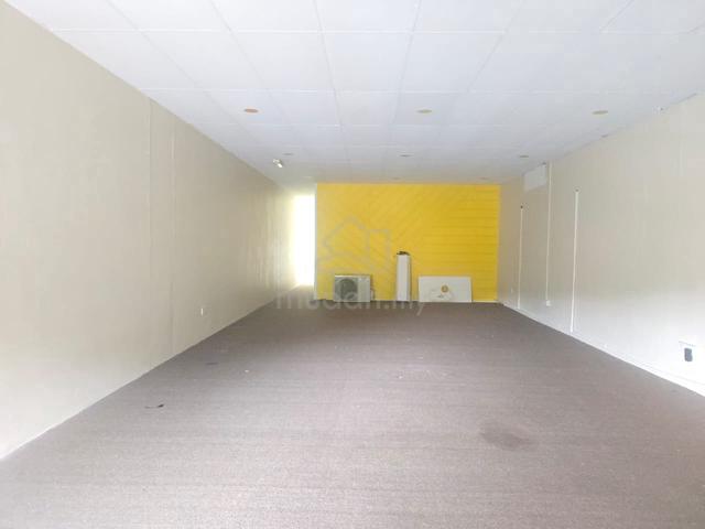Krystal Square office lot for rent  -- bu 1100sf 1
