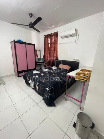 Room At Taman Laguna Full Furnished Unit 1