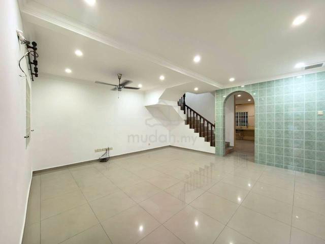 Refurbished Good Condition Tmn Klang Utama 2storey House Freehold Sale 1