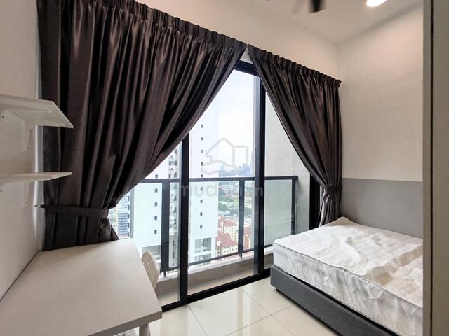 LOW DEPO + BALCONY ROOM • ASTORIA @ Ampang F/F + WIFI Brand New Unit 1