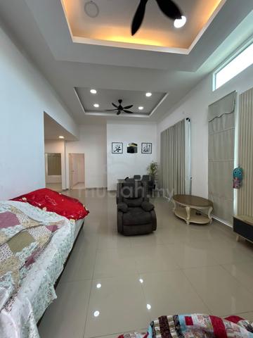 Rumah Semi-D Partly Furnished untuk Disewa di Kijal 1
