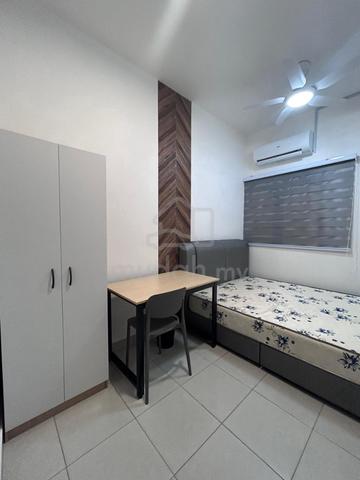 Netizen middle room for rent 1