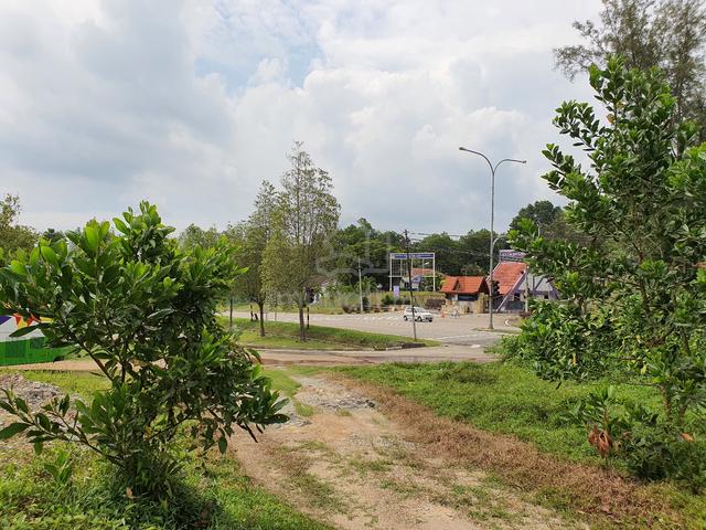 4.65 acres Mixed / Mature Development Land Facing Main Road Alor Gajah 1