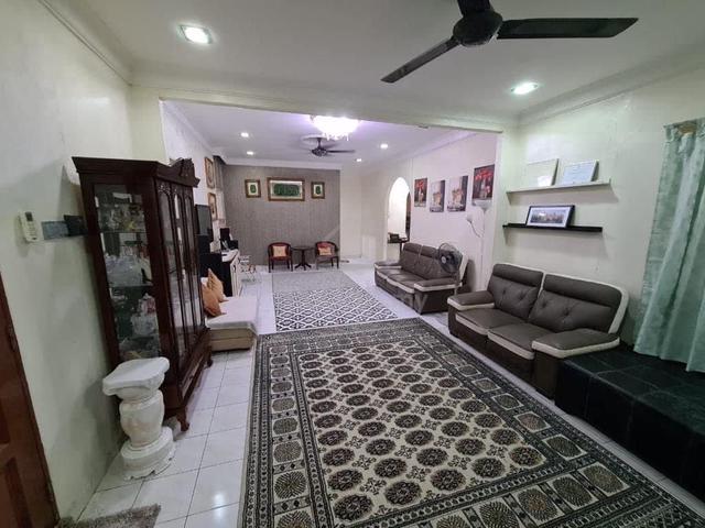 Renovated single storey semi detached taman panchor jaya paroi 3
