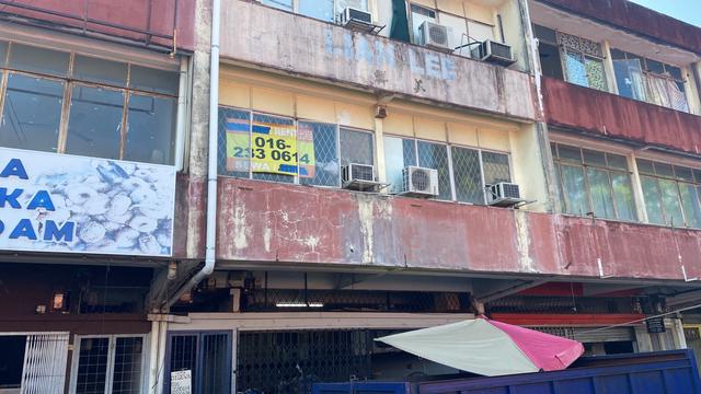 Rumah atas kedai untuk disewa 1