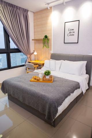 Female unit medium room Mvertica available near mrt Maluri Cheras 1