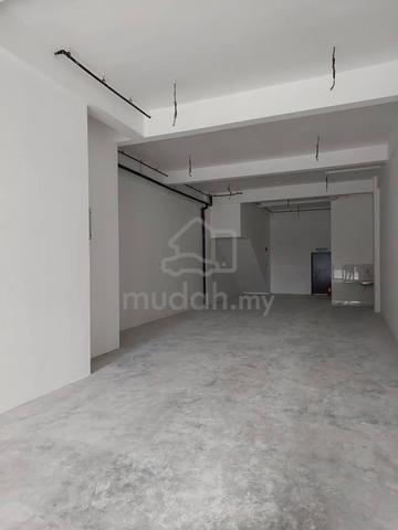 SS2 first floor for rental, facing main road, good renovation, PJ 1