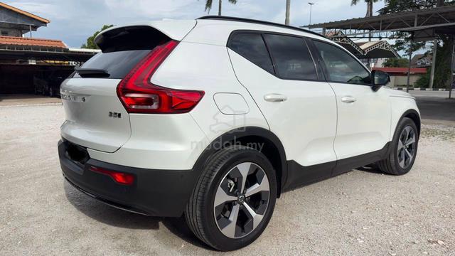 2023 Volvo XC40 2.0 B5 ULTIMATE MY22- Warrty 2028 - 3