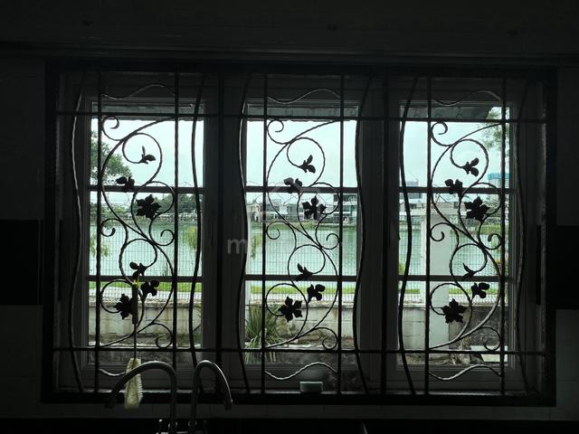 Carousel Image