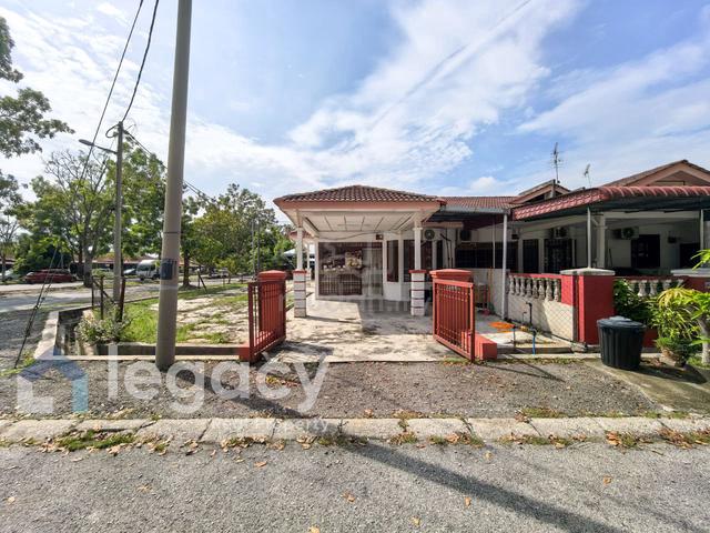 Rumah Corner 45 x 70 Tanah Luas di Seri Iskandar Perdana Untuk Dijual 1
