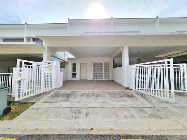 Ara Sendayan Seremban Double Storey House Barinda Facing Open For Rent 1