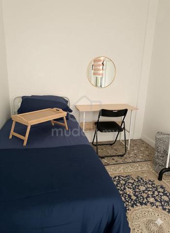 Bilik Sewa Master Bedroom, Single, Muslim,Wanita Bujang Equine ,SK 1