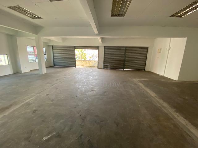 Seri Kembangan,2 Storey Anjoining Shop Lot For Rent,Serdang 1