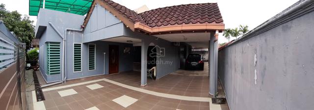 Rumah Banglo setingkat di Taman Bayu 1