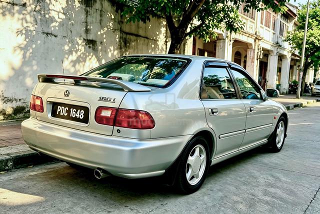 Honda CIVIC 1.6 EXi (A)1owner best in Malaysia 1 - 2