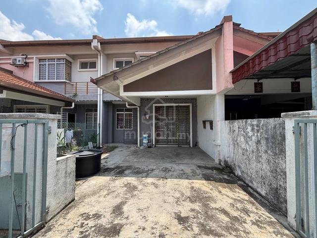 FREEHOLD🔥 2 Storey Terrace Taman Dato Hormat Telok Panglima Garang 1