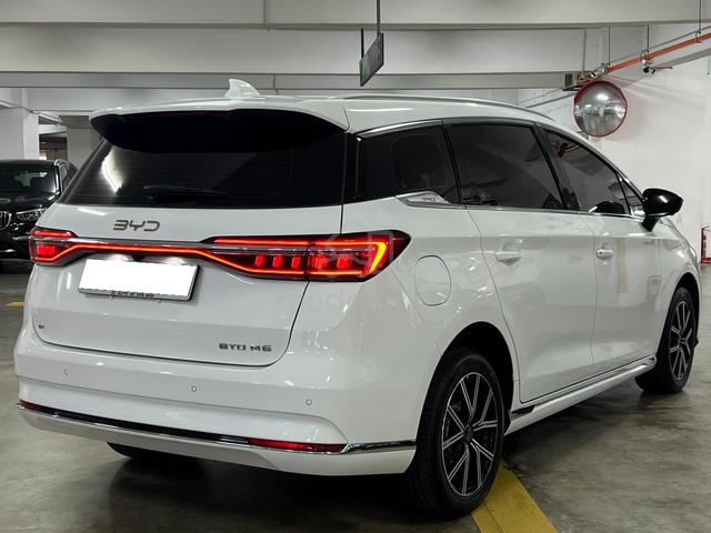 Byd M6 1.0 EXTENDED (A) F.S.R / WARRANTY / P.ROOF - 2