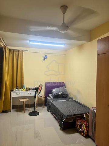 middle room for rent 1