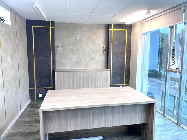 Adda Heights Office 1st Floor with partition 3 Rooms Face Main Road JB 1