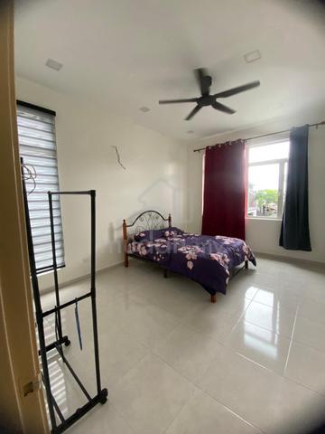 1. 5 Storey Bungalow Senawang Perdana for Rent 1