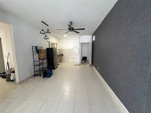 De Bayu Apartment 1