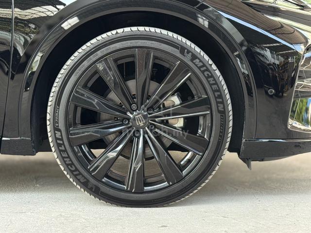 2025 Toyota Crown Sport Z 2.5 / 7K KM ONLY - 5