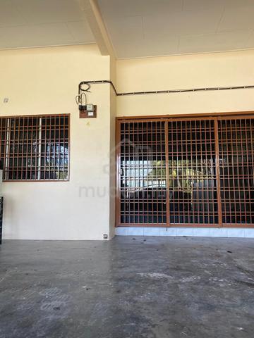 Big Single Storey House for Rent in Ipoh Garden East 1