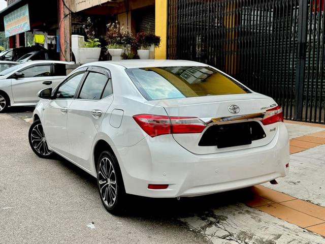 TOYOTA COROLLA ALTIS V 2.0AT - 2
