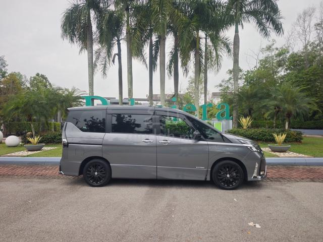 2024 26000km Nissan Serena 2.0 PREMIUM - 4
