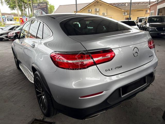 2017 Mercedes Benz GLC250 4MATIC COUPE AMG LINE - 4