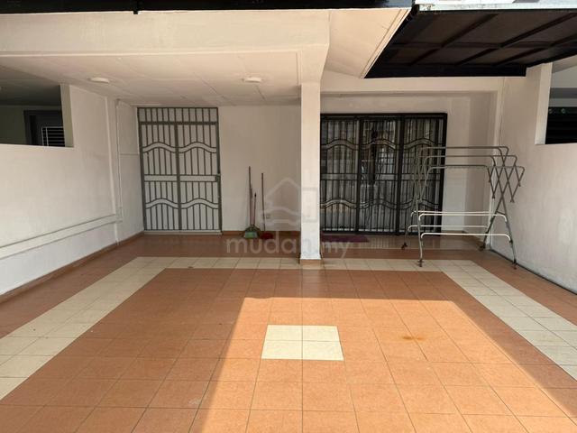 Bandar Botanic Double Storey House For Rent 1