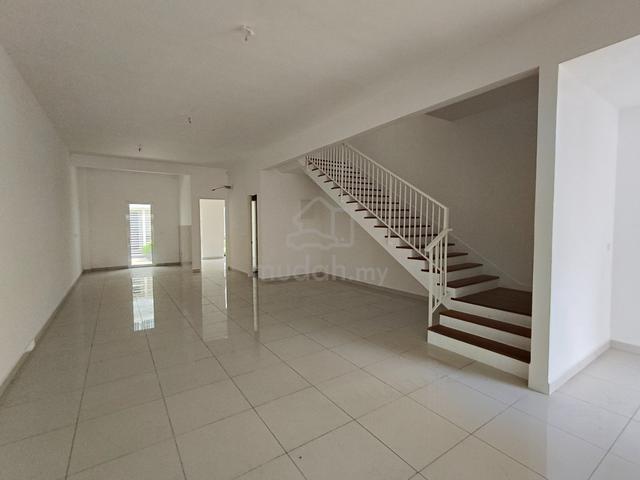 Taman Viluxe.Double Storey.Gated guarded. 1