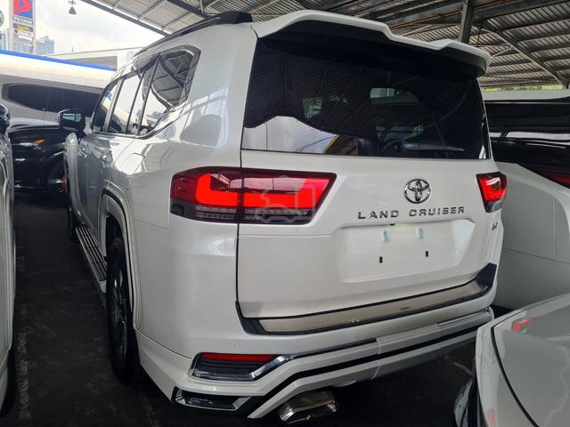 2024 Toyota LANDCRUISER 3.3 DIESEL BLACK INTERIOR - 2
