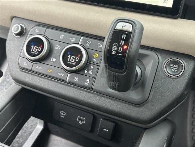 2023 Land Rover DEFENDER 2.0 90 P300 SE (A) - 5