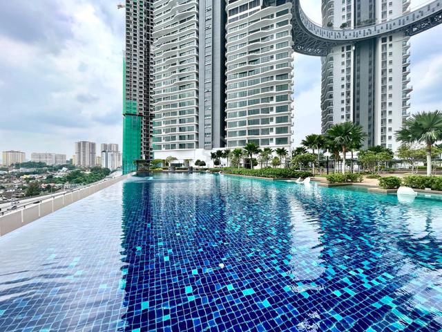 LINQ SKY RESIDENCES (Datum Jelatek) 1
