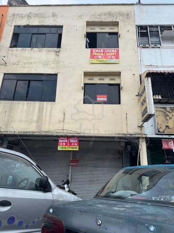 Shop for rent opposite plaza pelangi Johor Bahru 1