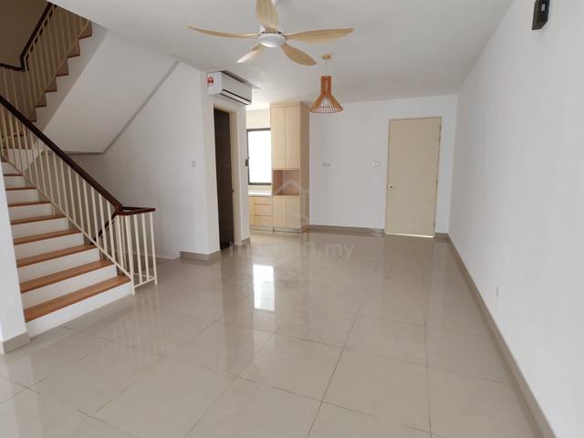Empire residence, 3 Storey Partial Furnish at Damansara Perdana w/ 3CP 1