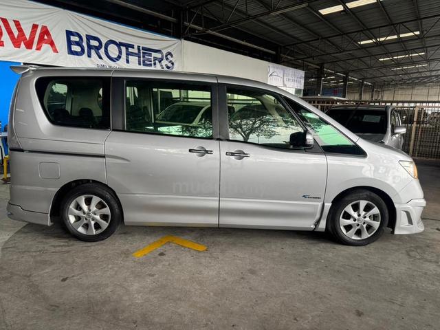 2013 Nissan SERENA 2.0 S-HYBRID HIGHWAY STAR - 2