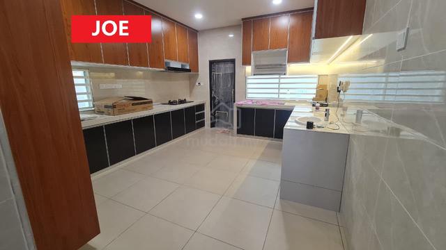 Greenlane 2.5 Storey Semi D Medan Tembaga Concrete Reno 1