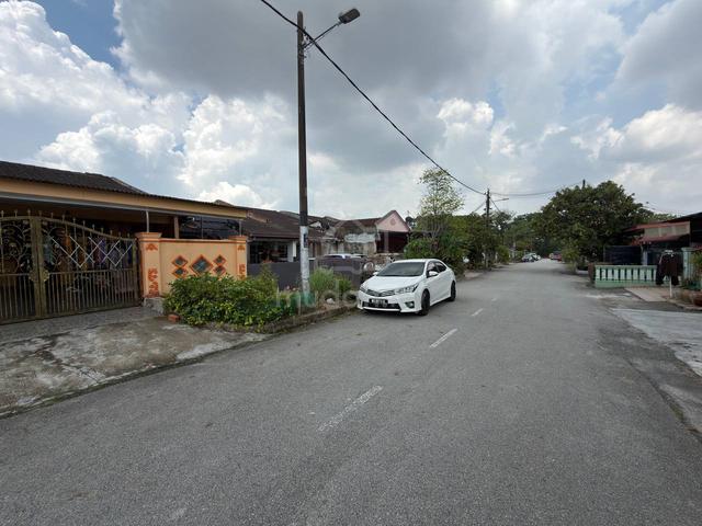 Pasir Putih, Pasir Gudang, Single Storey, Original unit 1
