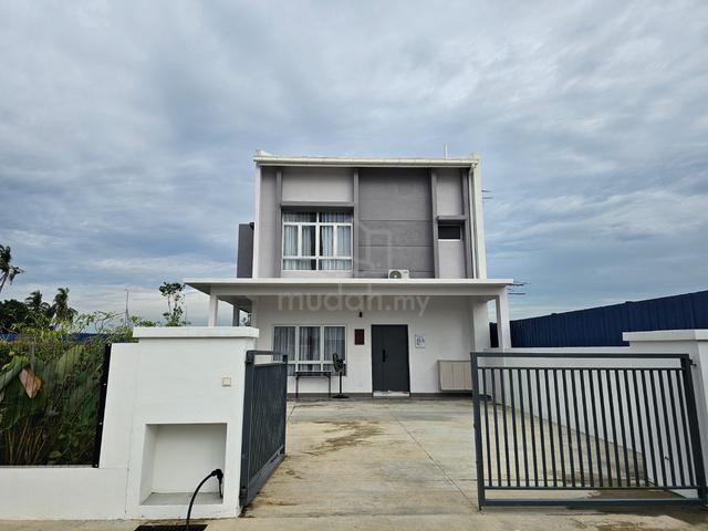Luxury Double Storey Teres House With Lake View At Kuala Selangor 1