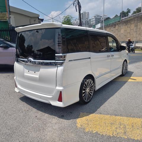 2021 Toyota VOXY 2.0 ZS KIRAMEKI III (A) - 5