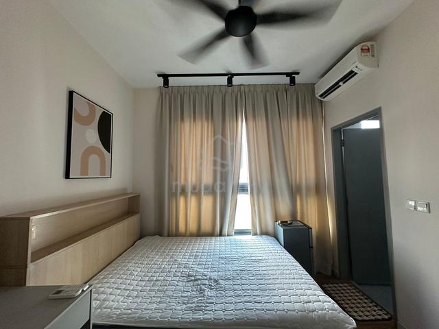 Female unit master room Mvertica available now near to MRT Maluri 1