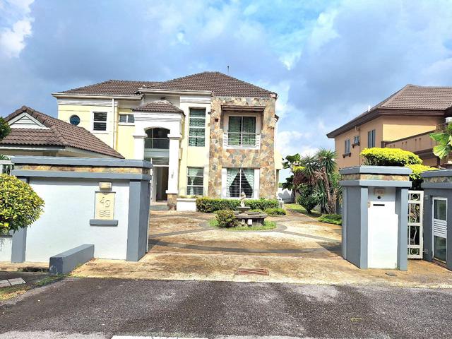 HUGE Double Storey BUNGALOW Taman Bukit Saga Seksyen 26 Shah Alam 1